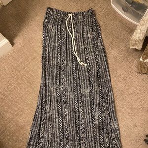 Maxi slit skirt